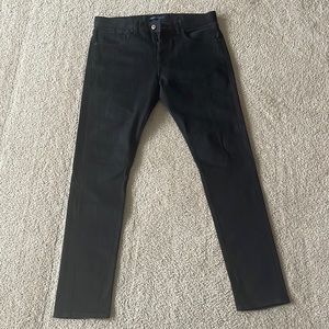 Black tapered Levi’s 34/32 jeans
